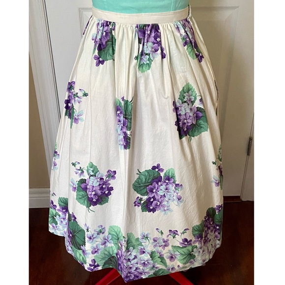 Vintage 1950’s Purple floral border print gathered skirt - Picture 2 of 6